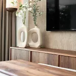 Oasis 325 Hideaway Luxe Garden Εστεπόνα
