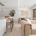 Oasis 325 Hideaway Luxe Garden Διαμέρισμα Εστεπόνα