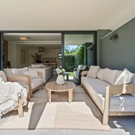 Oasis 325 Hideaway Luxe Garden Εστεπόνα