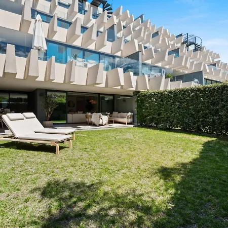Oasis 325 Hideaway Luxe Garden * Εστεπόνα